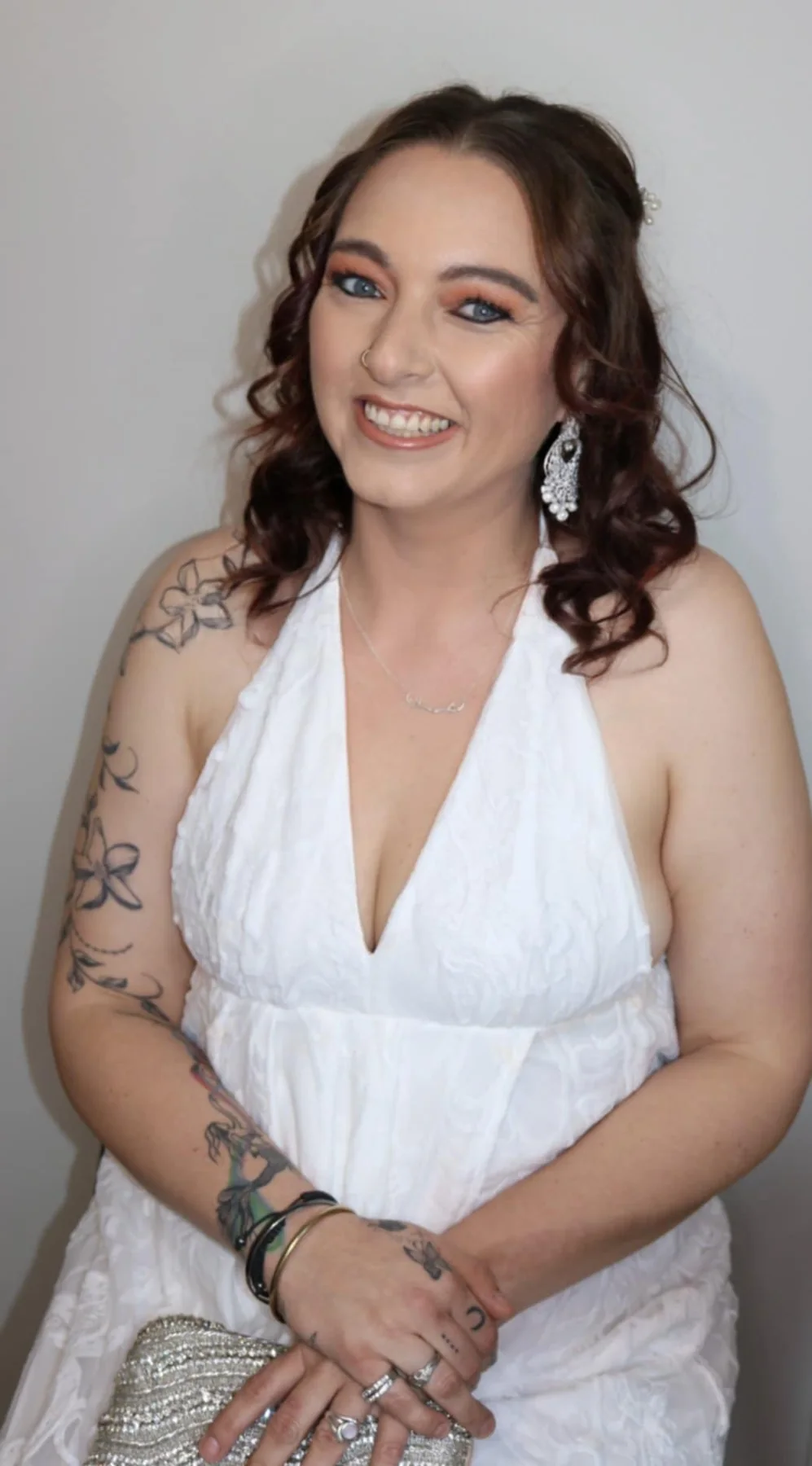 Bride in white with luminous skin makeup